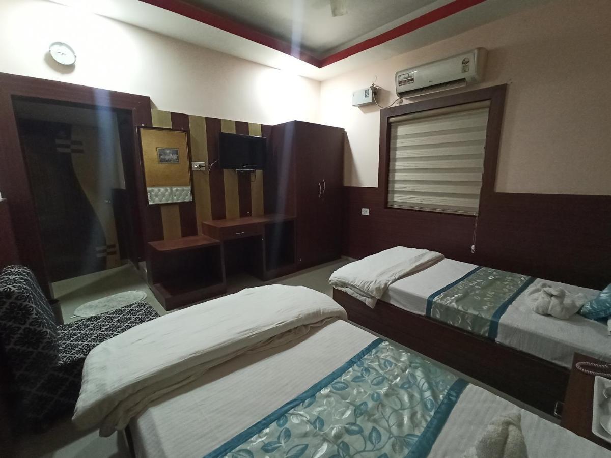 Hotel Om International Bodh Gaya Eksteriør billede