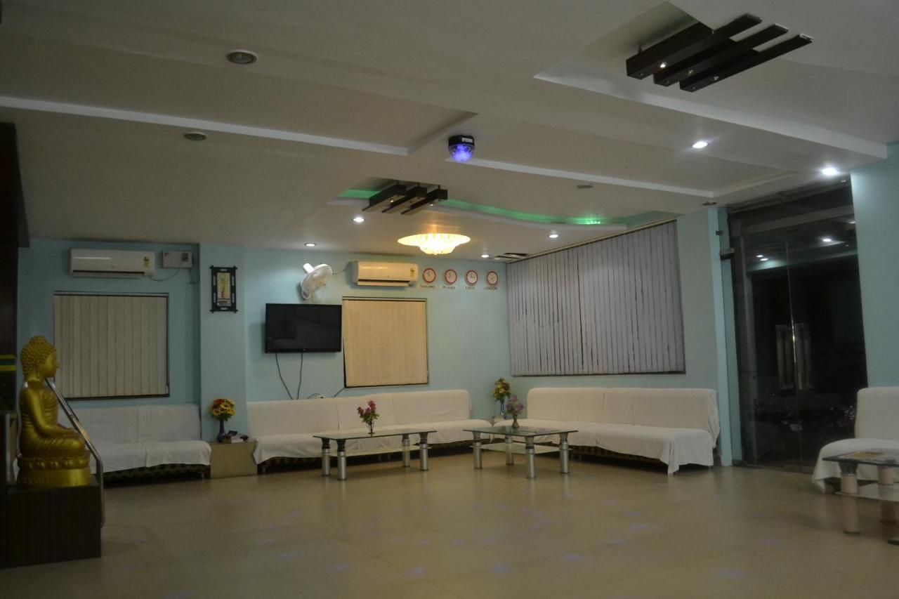 Hotel Om International Bodh Gaya Eksteriør billede