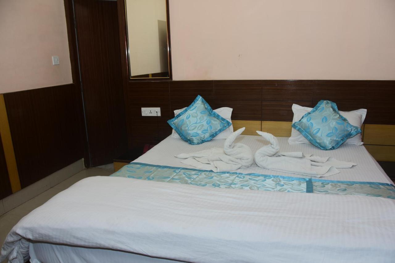 Hotel Om International Bodh Gaya Eksteriør billede