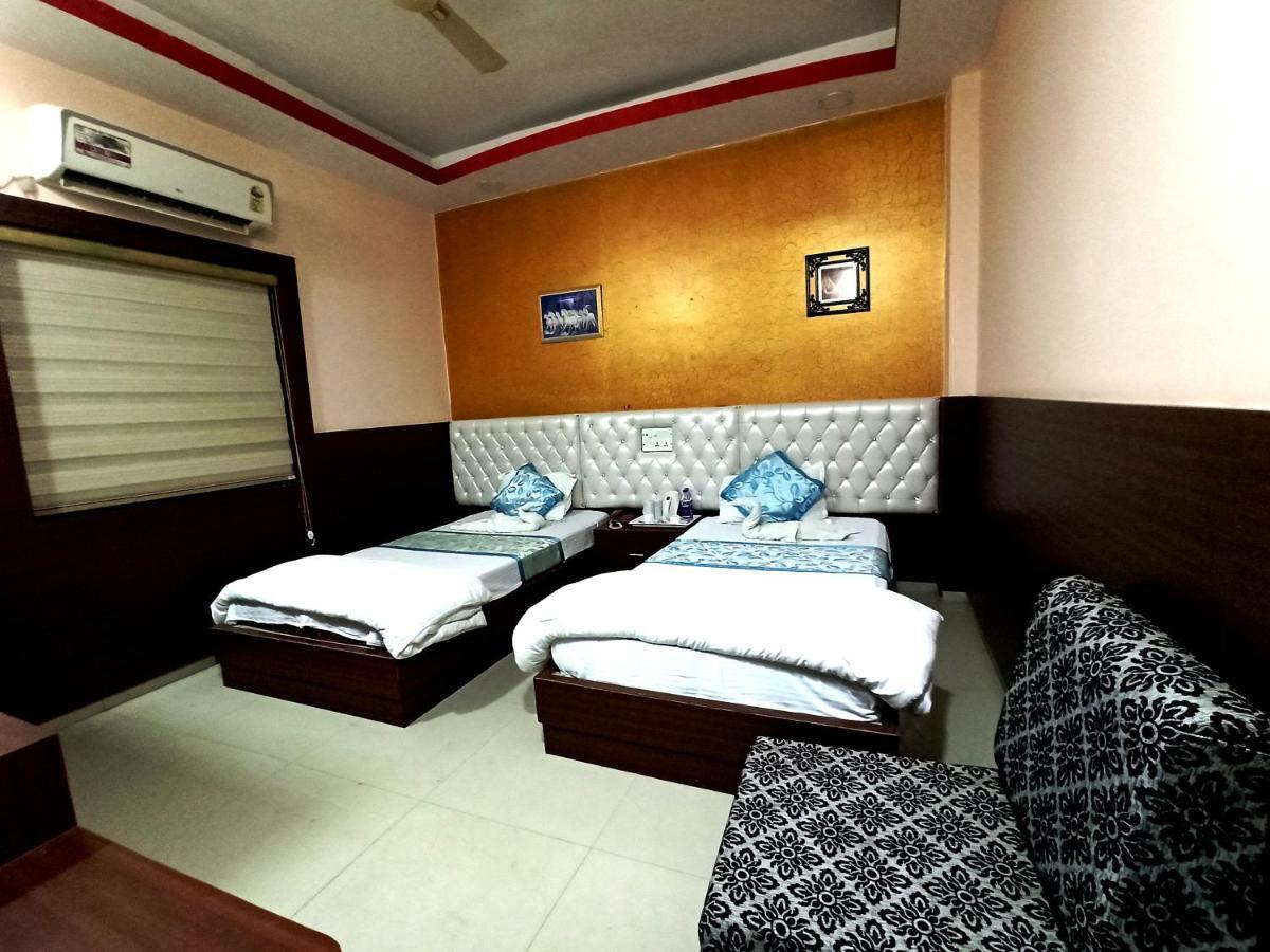 Hotel Om International Bodh Gaya Eksteriør billede