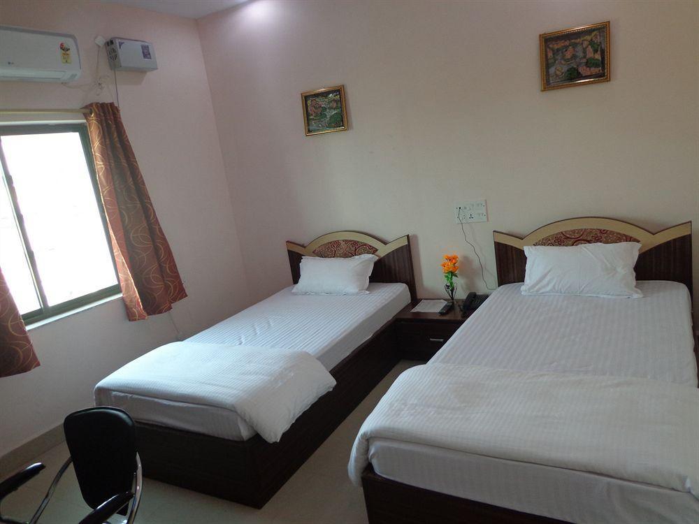 Hotel Om International Bodh Gaya Eksteriør billede