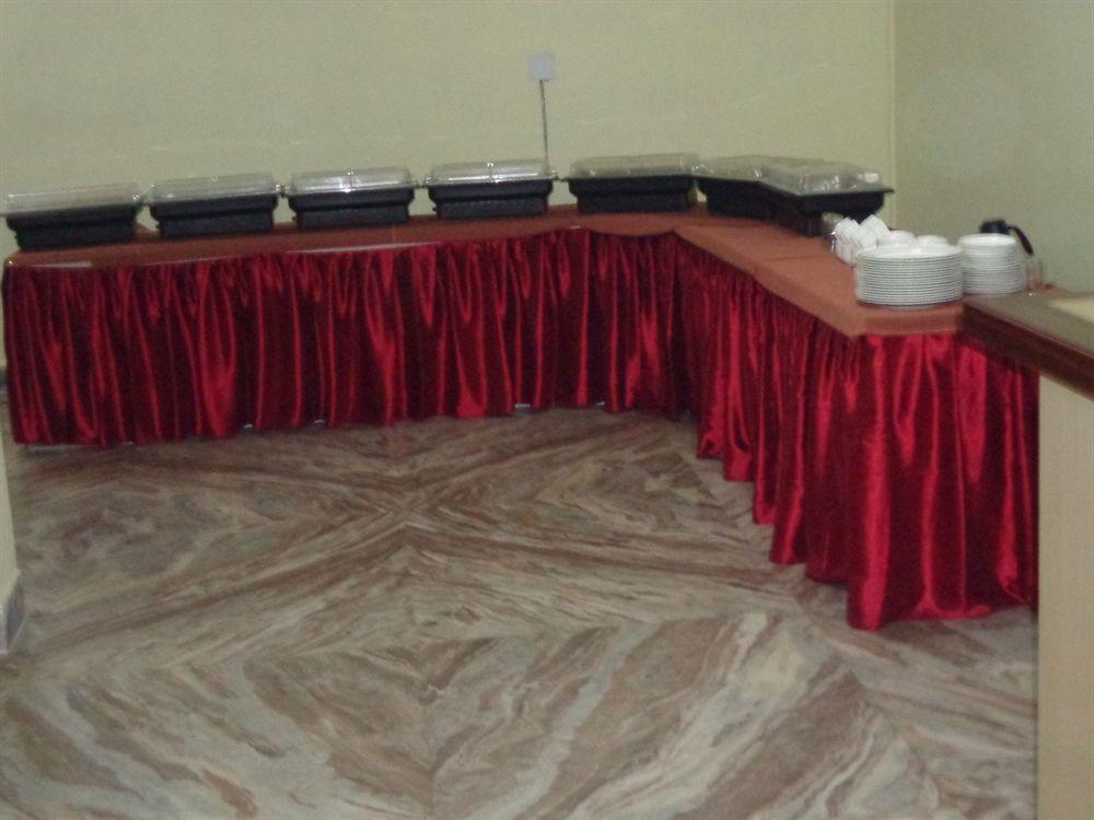 Hotel Om International Bodh Gaya Eksteriør billede