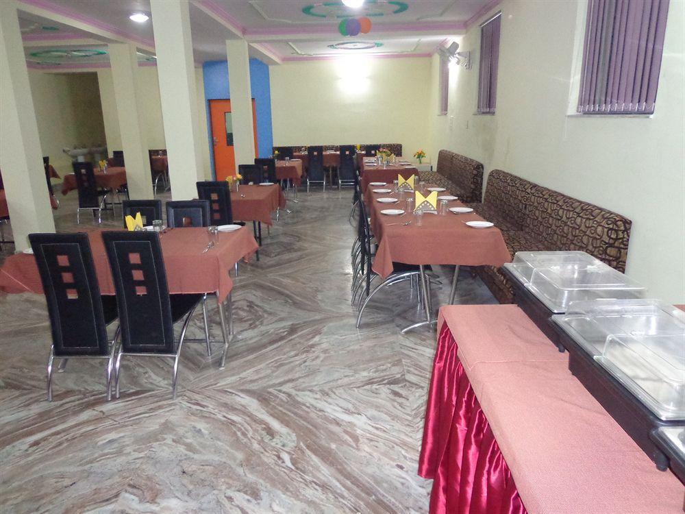 Hotel Om International Bodh Gaya Eksteriør billede