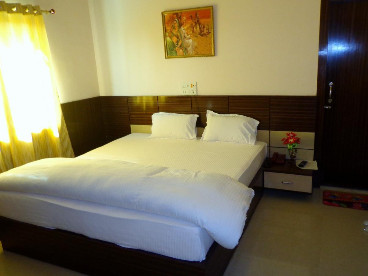 Hotel Om International Bodh Gaya Eksteriør billede