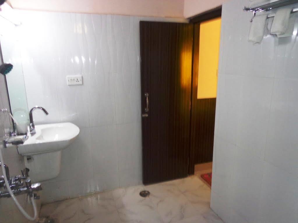 Hotel Om International Bodh Gaya Eksteriør billede